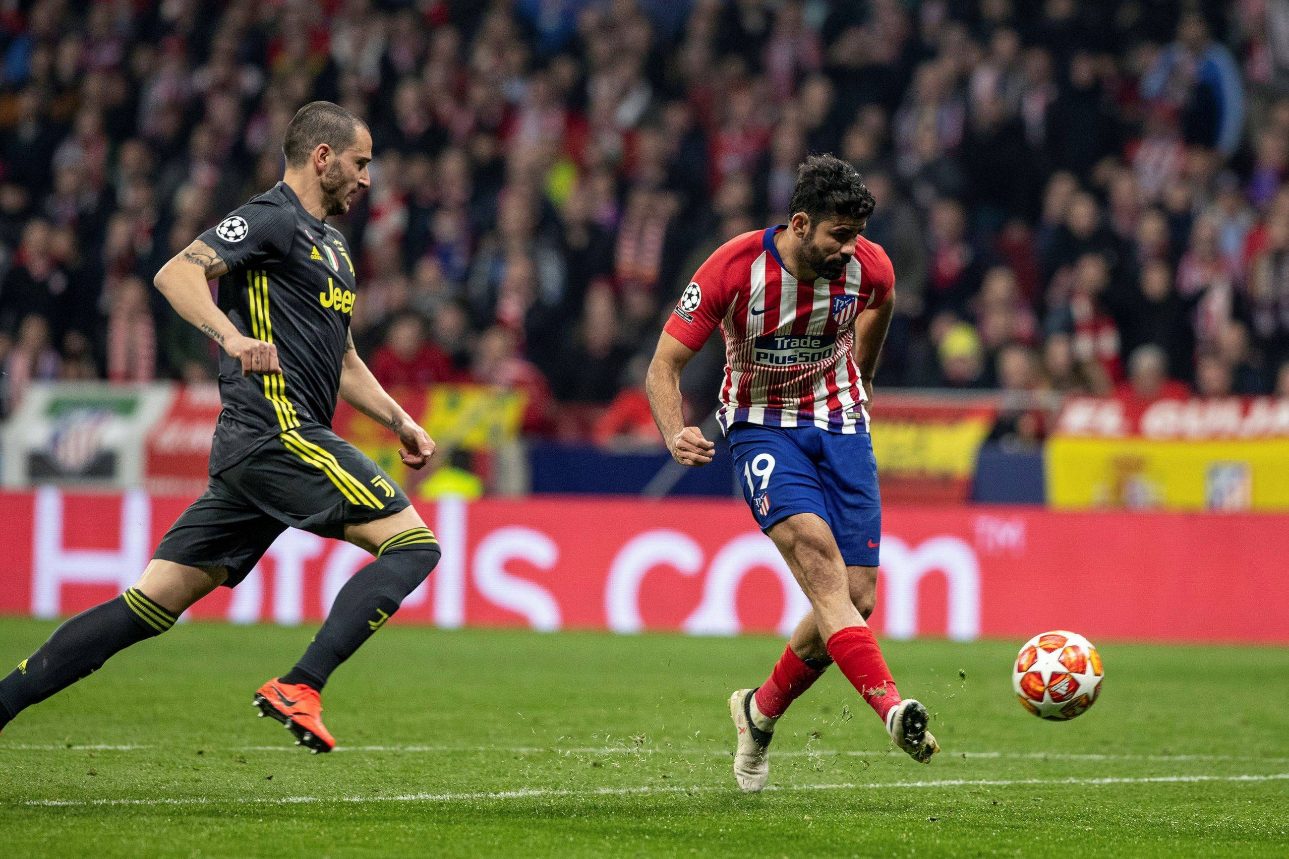 爱游戏入口-离谱！赛地聚焦——德甲加时末段热度飙升多特蒙德关键时刻远射贴柱，皇家社会防线松动备战德甲(赛地兑换人民币汇率)