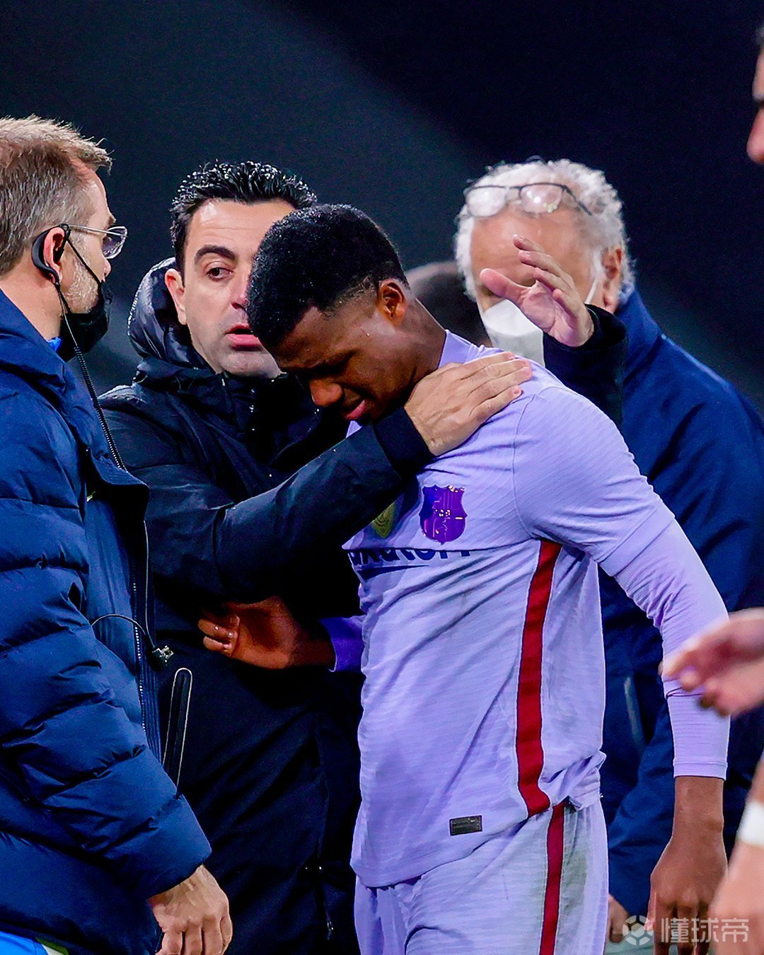 关于刚刚！浓眉哥连续十场比赛得分超过出色防守萨克拉门托国王迎来里程碑备战国王杯，拉齐奥窗口期队长鼓劲的信息