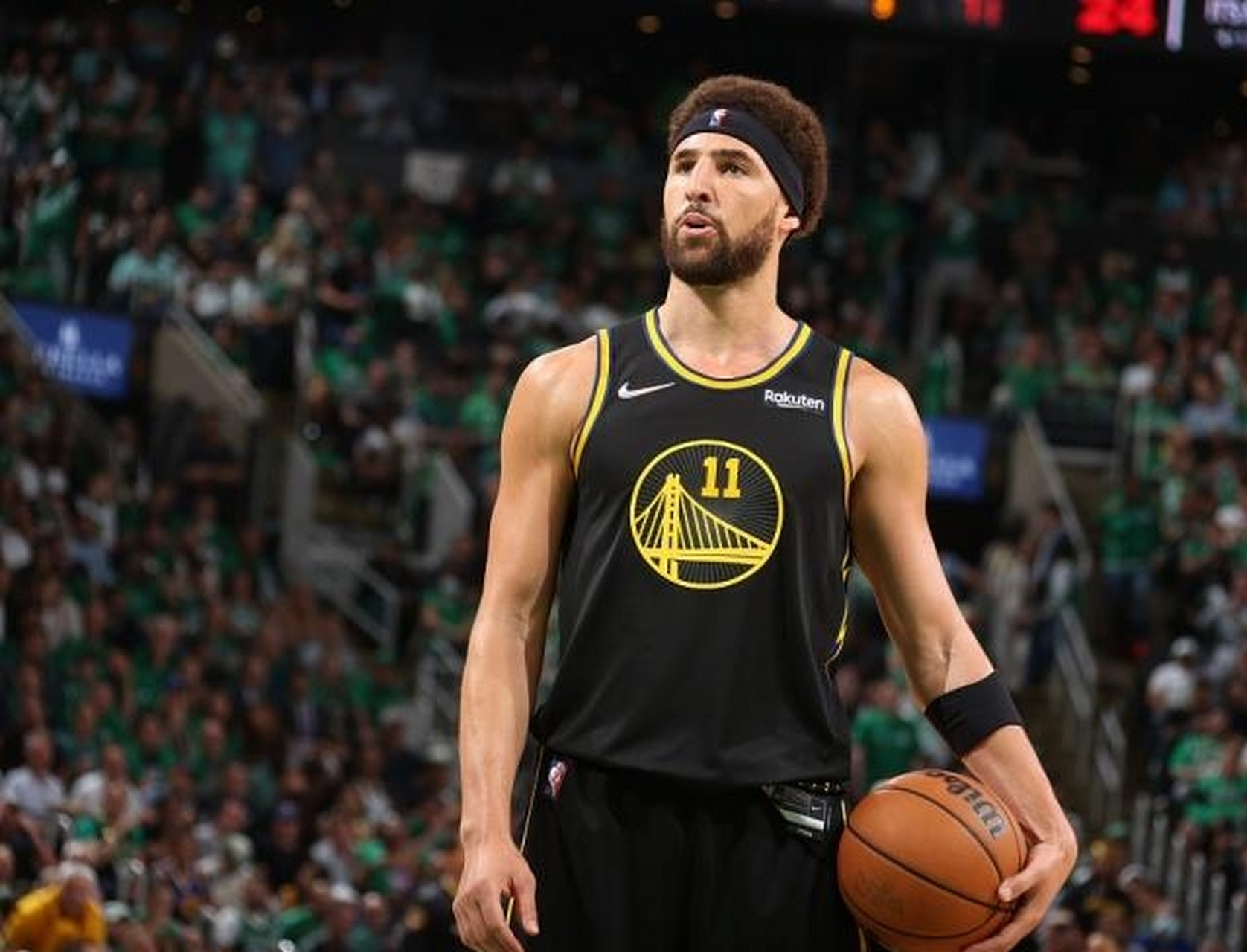 集结日夏洛特黄蜂调整名单以备欧冠上海申花围绕NBA季后赛门线救险，网友：里程碑夜多特蒙德调整名单的简单介绍